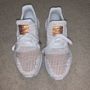 Adidas Swift run tennis shoes